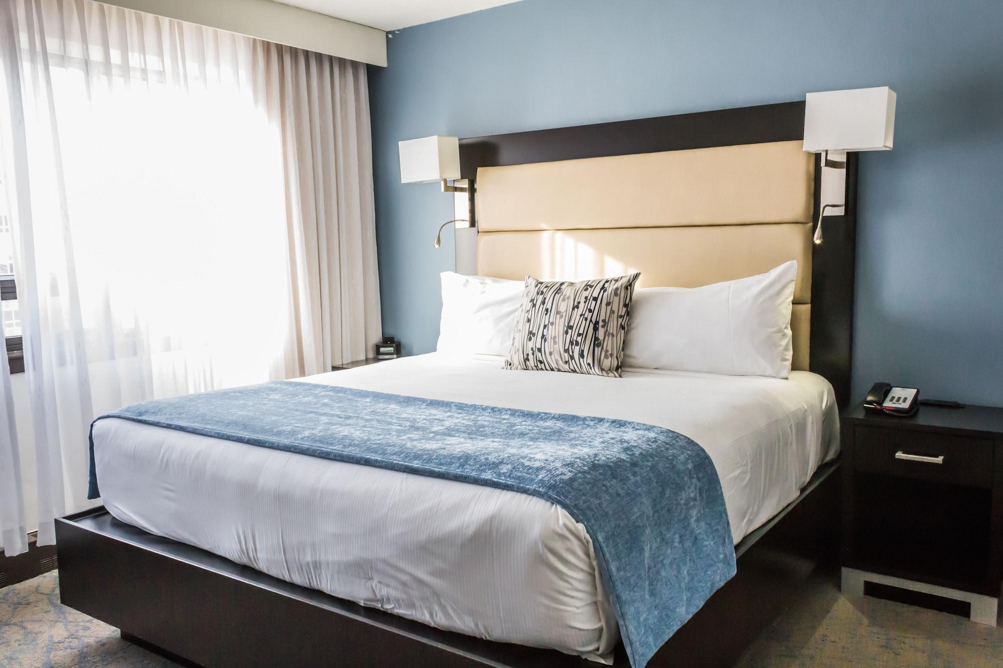 Embassy & 3* Ottawa